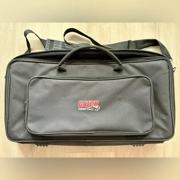 Roland DJ-202 Controller - Picture 2 of 4